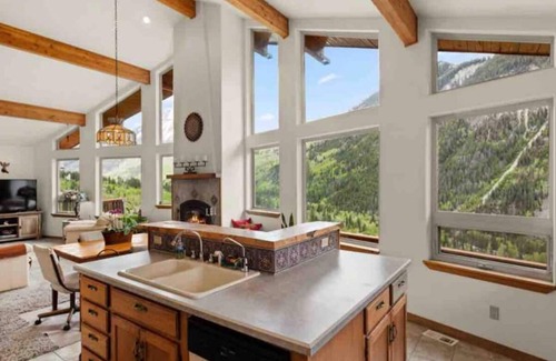 Carbondale Cabin | Marble Getaway 3bds w/Pano Mt Views/wood fire place