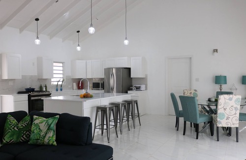 Runaway Bay Apartment | Marble Hill: 2600 sq. ft., breathtaking view of St. John's