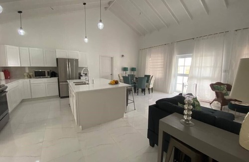 Runaway Bay Apartment | Marble Hill: 2600 sq. ft., breathtaking view of St. John's