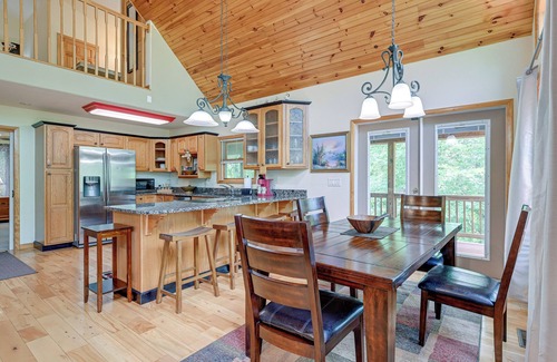 Marble Cabin | Marble Mountainside Escape w/Wraparound Deck