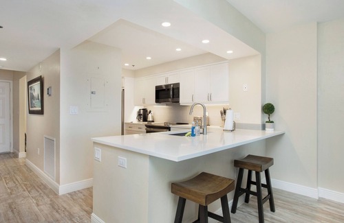 Marco Island Condo | Marco dream vacation awaiting you! Somerset 606 Completely remodeled. Coastal!