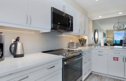 Marco Island Condo | Marco dream vacation awaiting you! Somerset 606 Completely remodeled. Coastal!