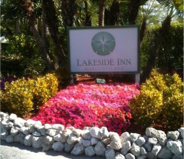 Marco Island Hotel | Marco Island Lakeside Inn