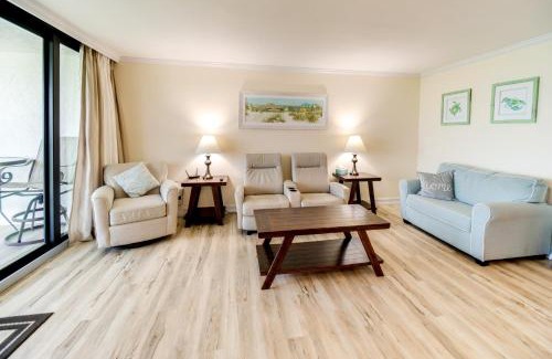 Marco Island Apartment | Marco Island Waterfront Condo with Community Pool!