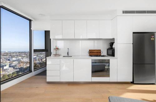 Southbank Apartment | Marco Metropolitan Escape Spectacular Views Heated Pool Gym