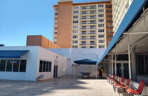 Sunny Isles Beach Apartment | Marco Polo Beach Resort by Ramada