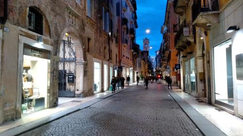 Verona City Centre Apartment | Marconi Rooms Loggia delle Erbe