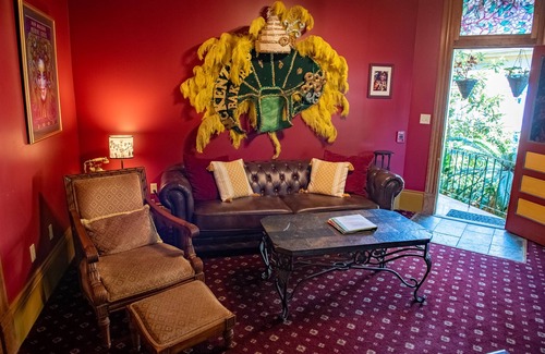 Bywater Bed & Breakfast | Mardi Gras Suite at The Lookout Inn in the colorful Bywater neighborhood!nn