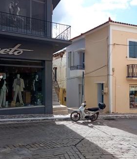 Karlovassi Apartment | Marelia