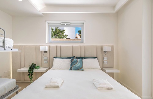 Torre Lapillo House | Marelux Suite Luxury con Jacuzzi e Patio