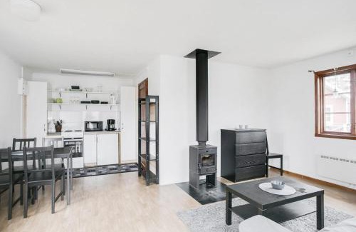 Morlunda House | Maren 1