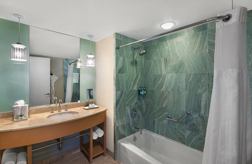 Sunny Isles Beach Apartment | Marenas Ocean View Apartment