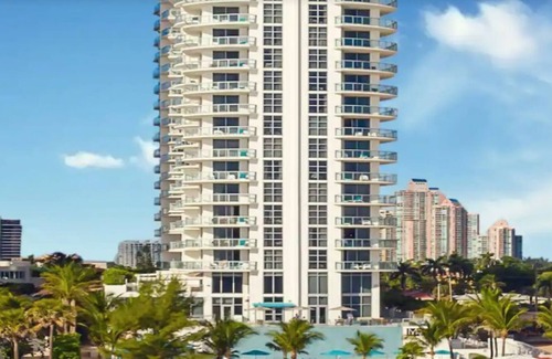Sunny Isles Beach Condo | Marenas Resort Ocean Front - 1 B/R Owner Rental