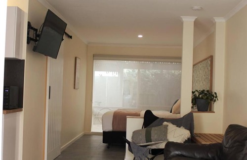 Marengo Apartment | Marengo Beach Studio 4- Pet Friendly
