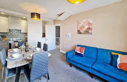 Cheltenham Apartment | Margaret's Loft by Fortuna Property, The Margaret's Loft Apartment