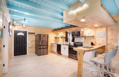 Creola Cabin | Margaritahills is the perfect getaway for two couples, where rustic elegance meets modern comfort.