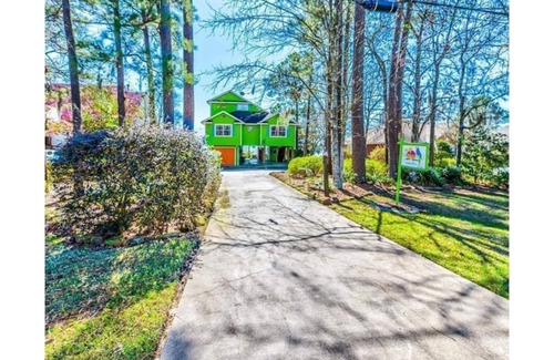 West Livingston House | Margaritavilla-4 bed/3.5 baths-Water Front-Amazing