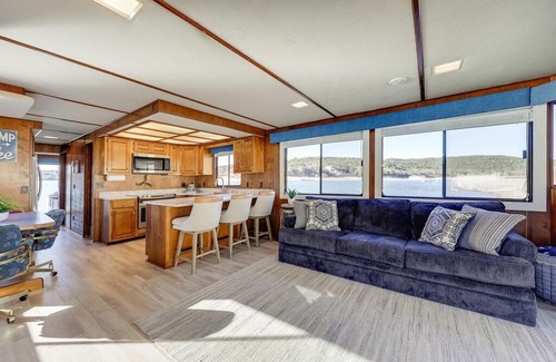 McNeil Boat Rental | Margaritaville - 66' Houseboat on Lake Travis