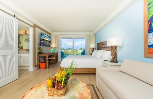 Seven Mile Beach Hotel | Margaritaville Beach Resort Grand Cayman