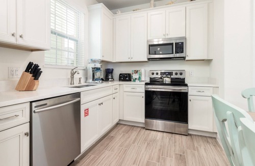 West Kissimmee Hotel | Margaritaville Cottages Orlando with H2O Waterpark by Vstays