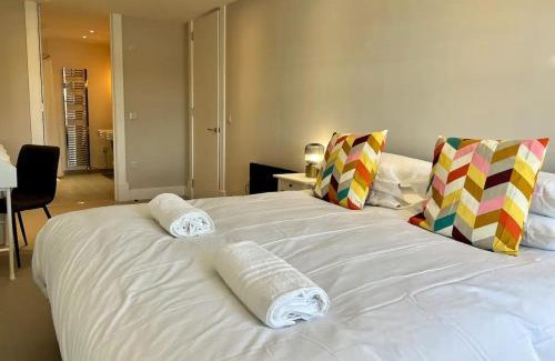 Margate Apartment | Margate Beach Front Apt With Sea Views Sleeps 6