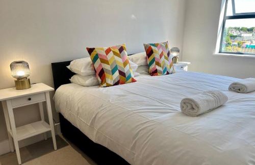 Margate Apartment | Margate Beach Front Apt With Sea Views Sleeps 6