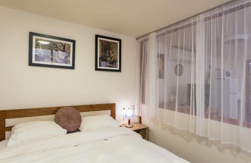 Midreshet Ben-Gurion Cabin | Margo Zimmer