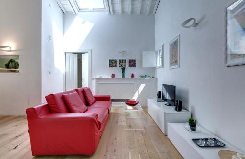 Oltrarno Apartment | Margot Apartment by Mamo Florence