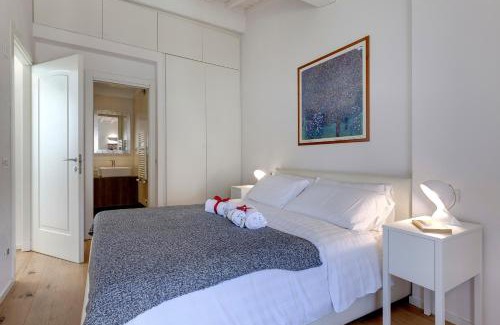 Oltrarno Apartment | Margot Apartment by Mamo Florence