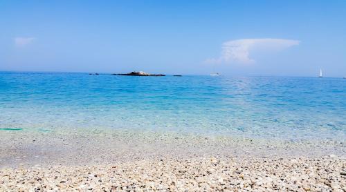 Eleios-Pronnoi Apartment | Mari-Christi Apartments