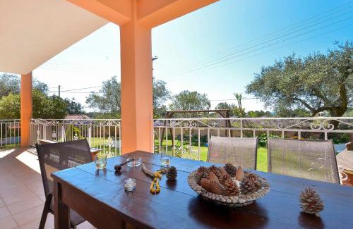 Agios Matthaios Apartment | Maria