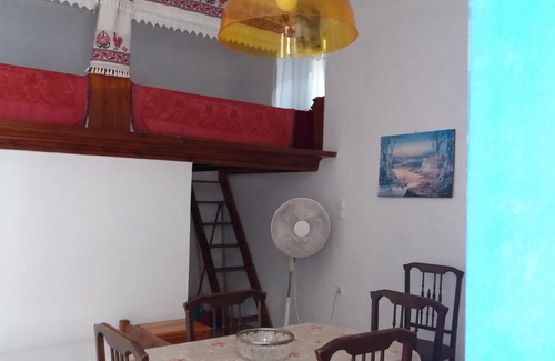 Finiki House | Maria
