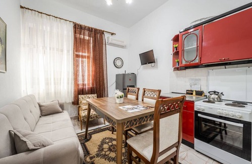 Gjirokaster Apartment | Maria's Apartment by PikHost