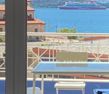 Igoumenitsa Apartment | Marias apartment 2studios flats to let seaside heart-city 50m from harbor