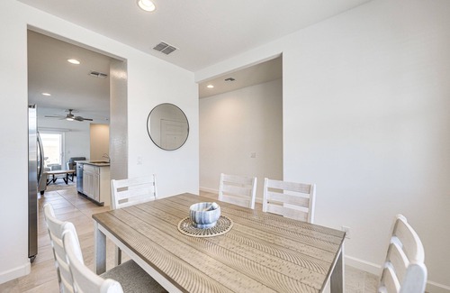 Maricopa House | Maricopa Home w/Putting Green & Covered Patio!