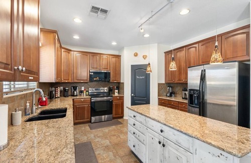 Maricopa House | Maricopa Retreat |Pool | Spa | Game Room