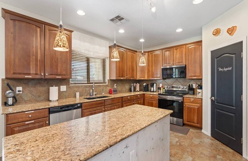 Maricopa House | Maricopa Retreat |Pool | Spa | Game Room