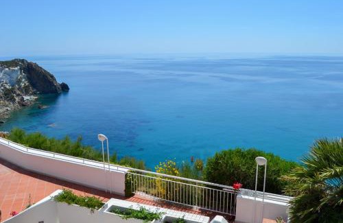 Le Forna Apartment | Maridea - Cave Suites Ponza