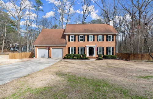 Clarkdale House | Marietta's Magnificent Manor - Centrally located to everything Atlanta & beyond