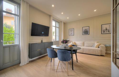 Cannes City Centre Apartment | Marigold - 2 Bed 2 bath - AC - 8 min from Palais