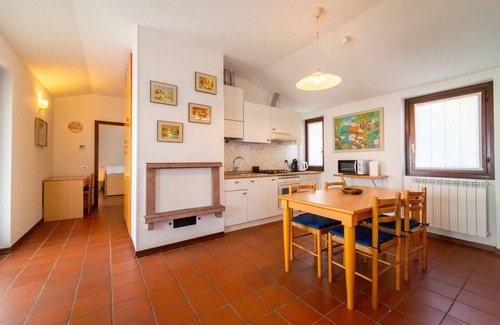Civenna Apartment | Marigold Apartment by Wonderful Italy