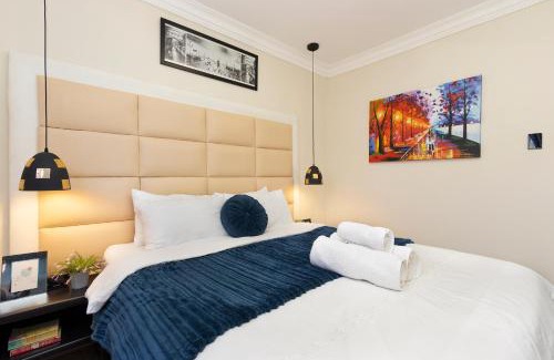 Trawal House | Marigold