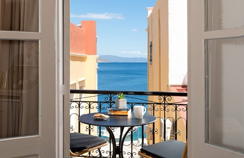 Symi Apartment | Marikas Deluxe Rooms