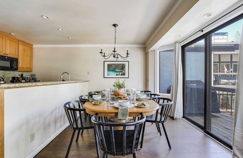 Olympic Valley Cabin | Marillac by Avantstay Gorgeous Ski Cabin w/Balcony & Patio