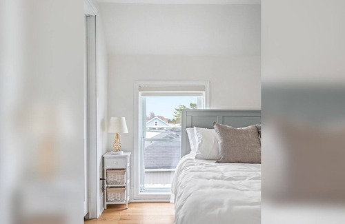 Wellington House | Marina and Main