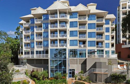 Airlie Beach Apartment | Marina and Ocean Views, level walk to Marina and Main Street