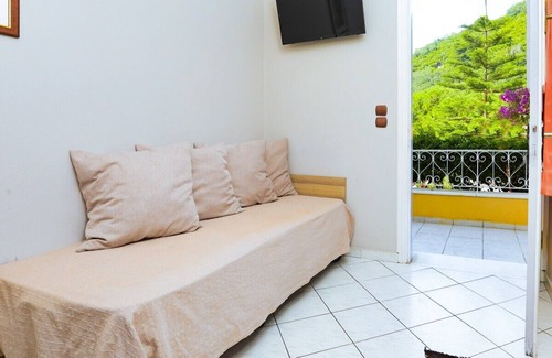 Agios Gordios House | Marina Apartments