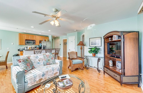 St. James Condo | Marina & Beach Club Access: Condo in Southport