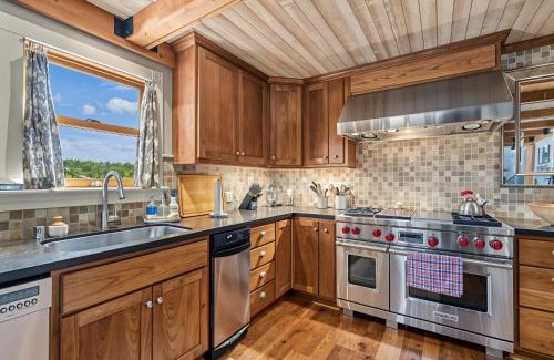 Groveland House | Marina Beach Lodge - Lakefront Home on Beach! home