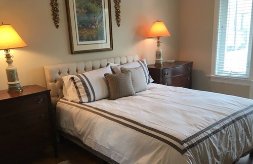 Marina District Condo | MARINA, Centrally located with Parking